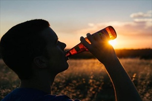 "머리에 빛 쏘자, 술 생각 줄었다" 약 없이 중독 낮춘 디지털 치료 - 뉴스 썸네일 이미지